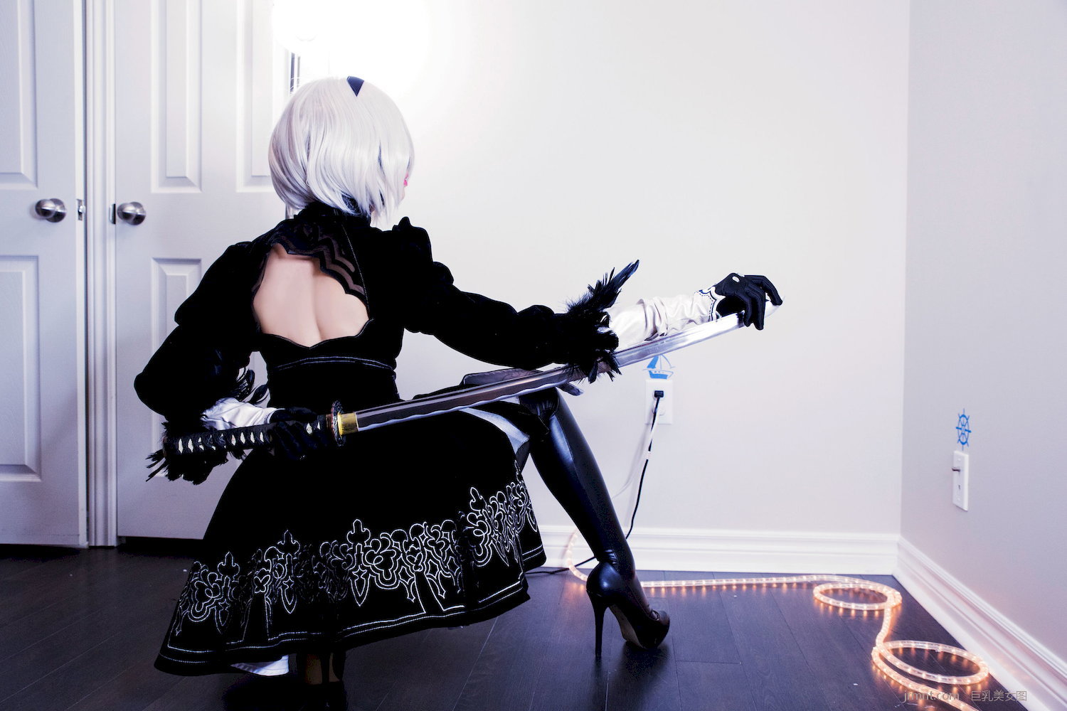 Bonus [ ƨƬ COSERͼ]  2B/30P ɫ˿Ů VOL.MisswarmJ P.6